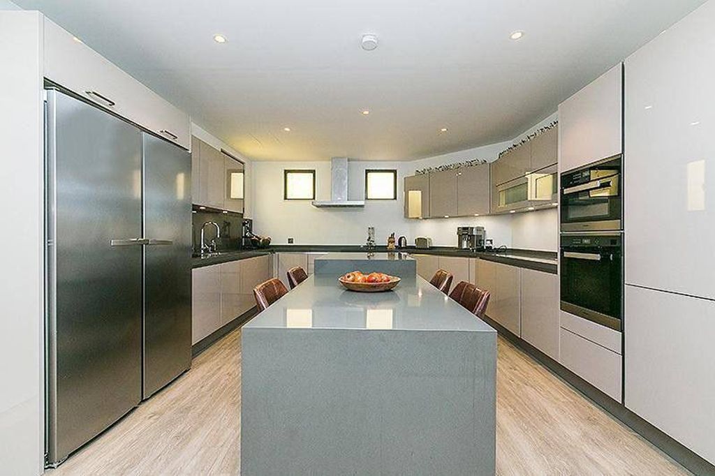 5 bedroom luxury Villa for sale in frond b, The Palm Jumeirah, Dubai 5 bedroom luxury villa for sale in frond b the palm jumeirah dubai6.jpg